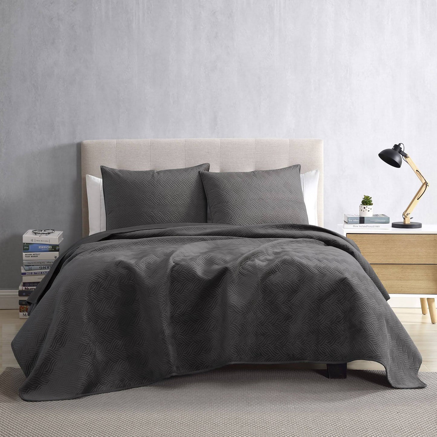 Brielle Home Hayden Velvet Quilt Set King / Charcoal