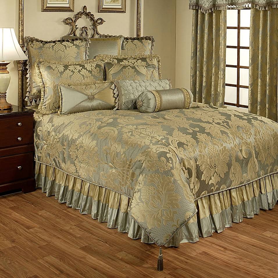 Austin Horn Classics Duchess 4-Piece California King Comforter Set