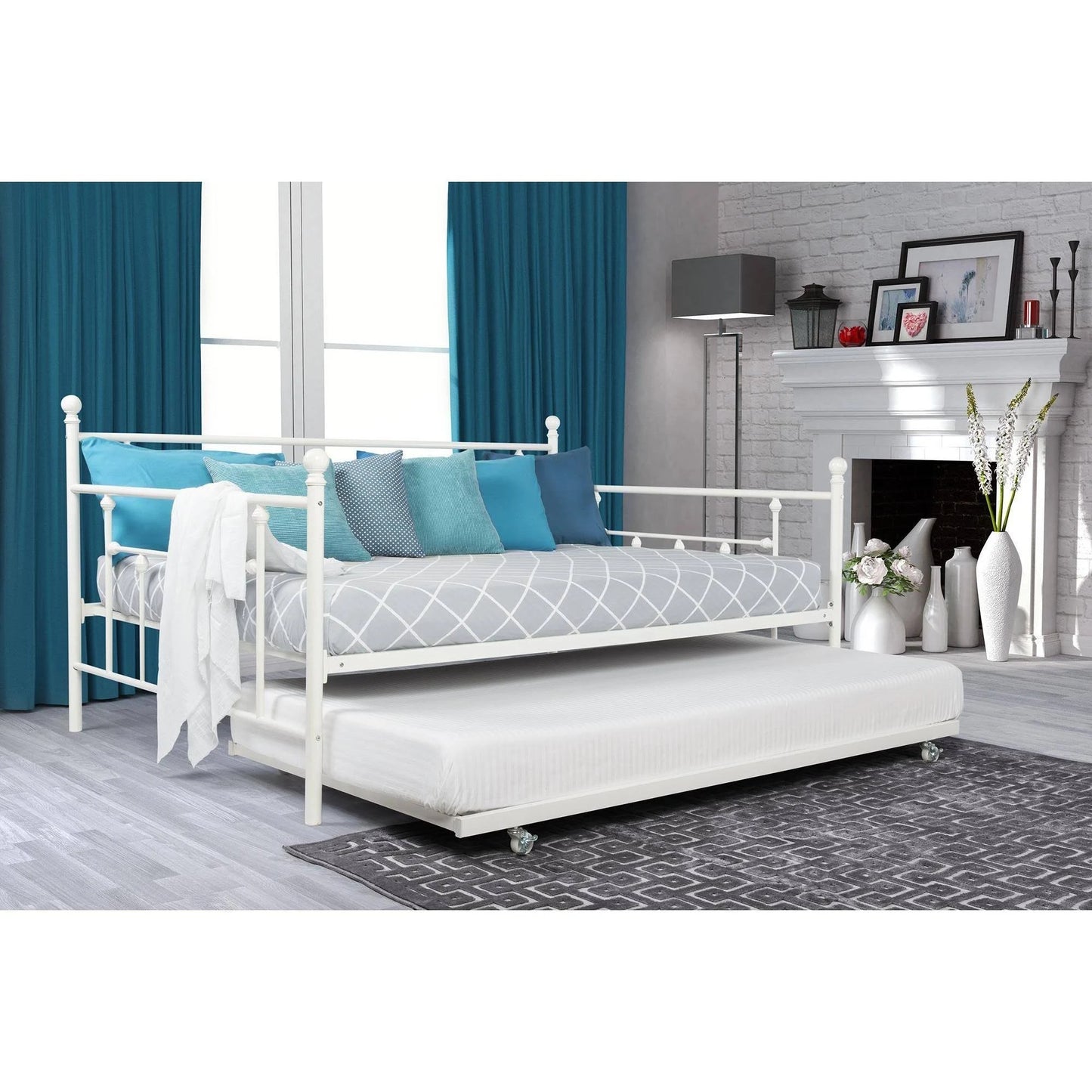 DHP Manila Metal Daybed and Trundle, Full/Twin size, White